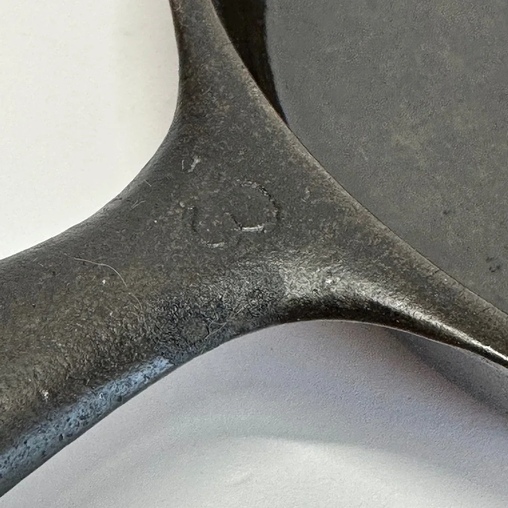 Wagner Ware 1053 No.3 Smooth Bottom Cast Iron Skillet Dual Pour‎ Spouts Vintage